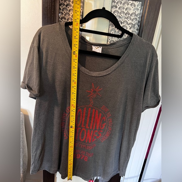 Let Luv Rolling Stones graphic tee, medium. Very good condition. - Picture 7 of 8